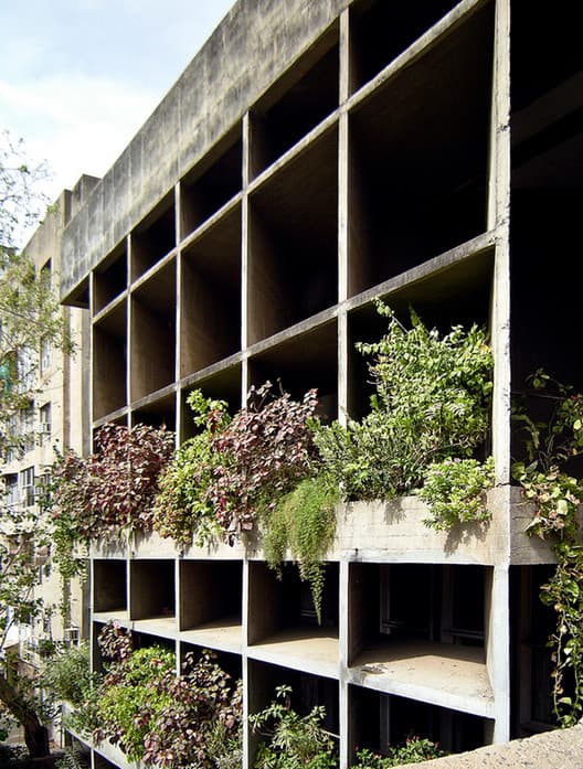 Mill Owners' Association Building, Ahmedabad, India. 1951–1960. Photo: Motaleb Architekten