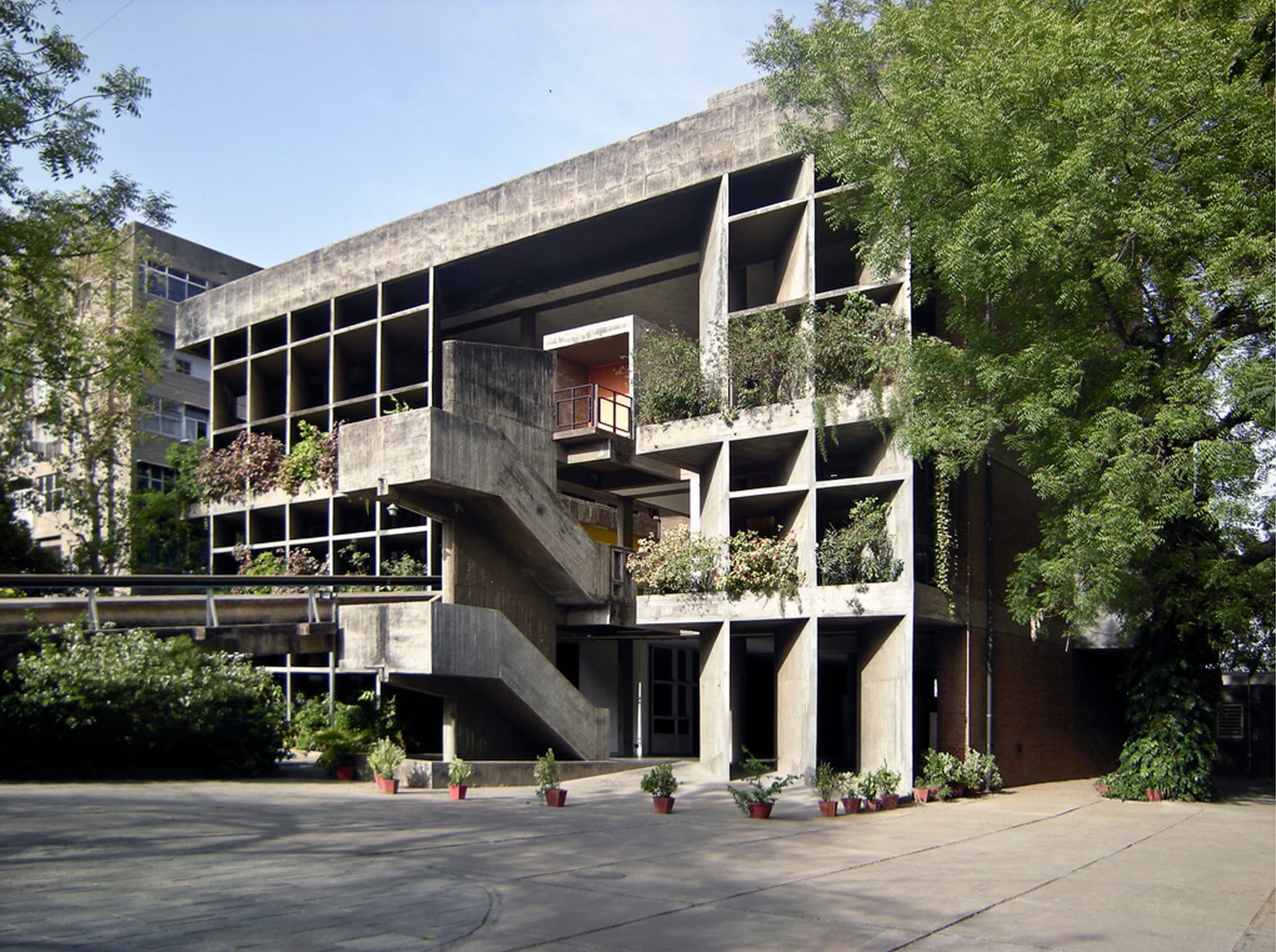 Mill Owners' Association Building, Ahmedabad, India. 1951–1960. Photo: Motaleb Architekten