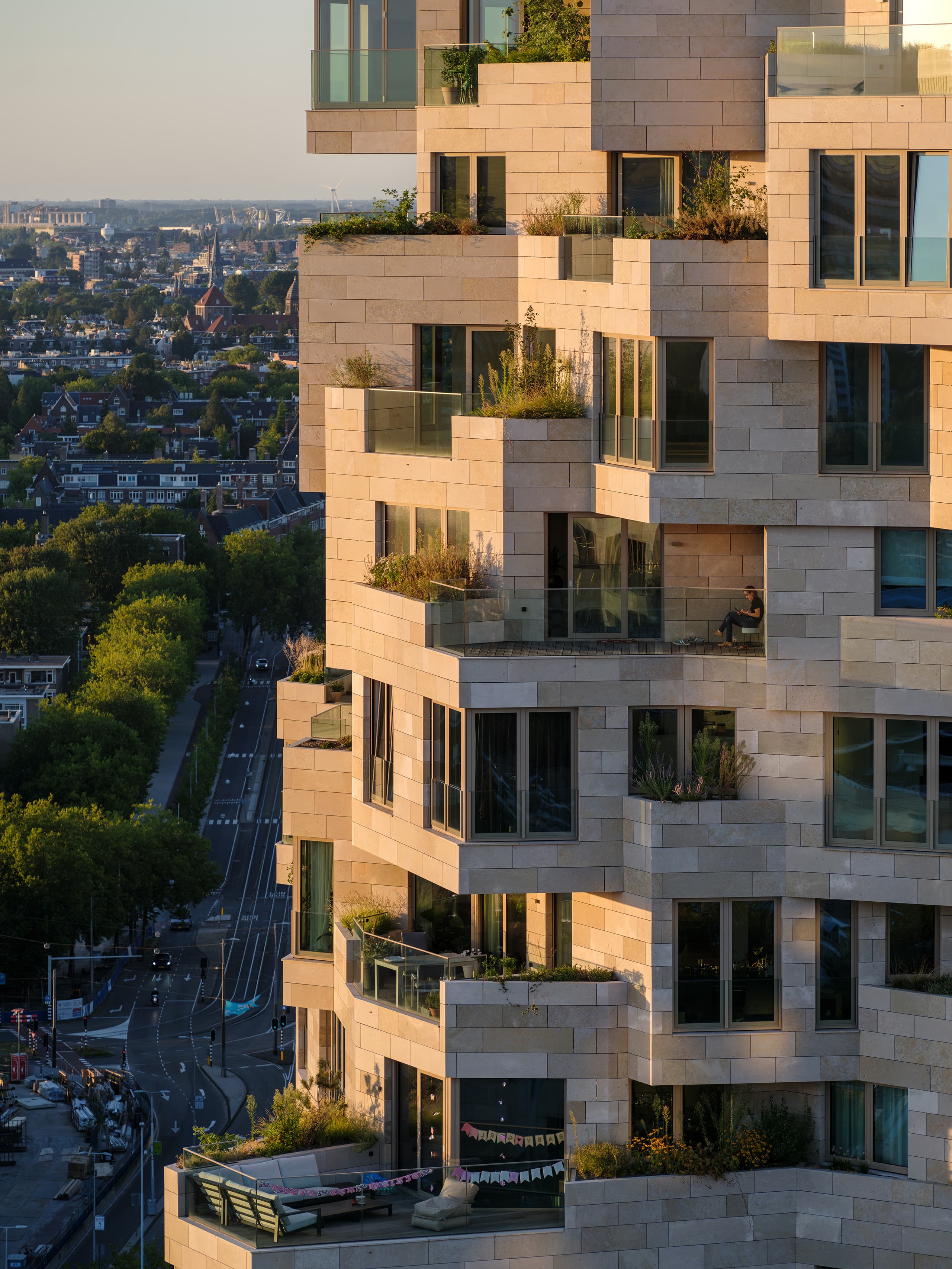 Valley, Amsterdam, Netherlands. 2021–2030. Photo: Ossip van Duivenbode